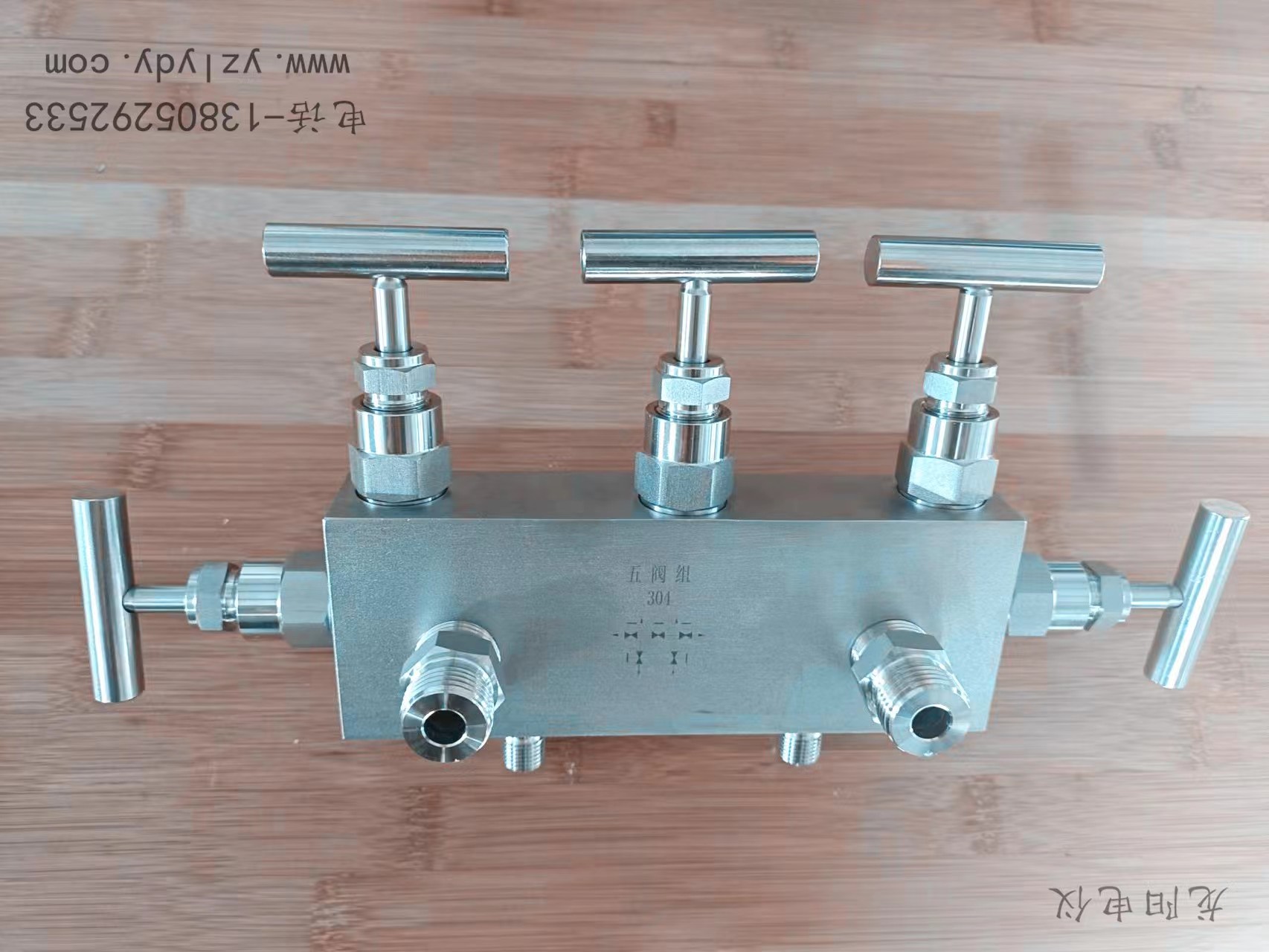 �������y�M